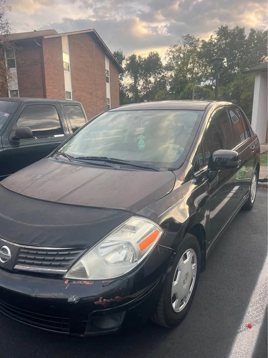 2009 Nissan Versa - Image 3 of 5
