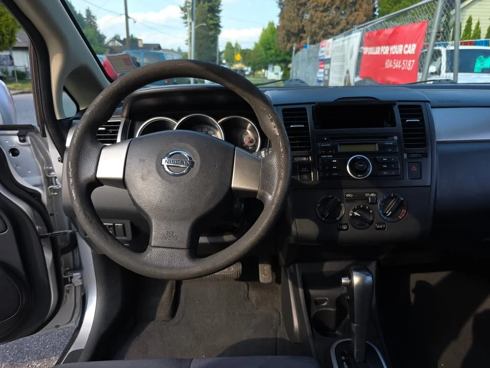 2009 Nissan Versa - Image 14 of 16