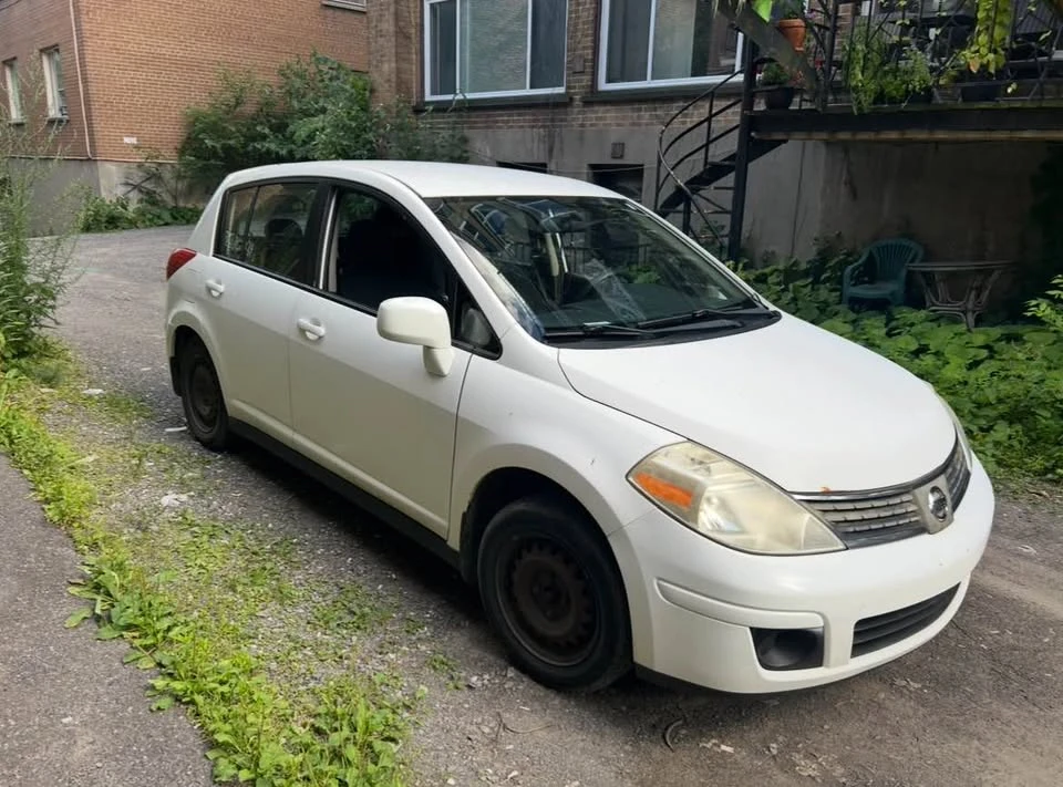 2009 Nissan Versa - Image 3 of 3