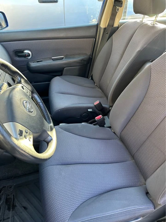 2009 Nissan Versa - Image 5 of 15