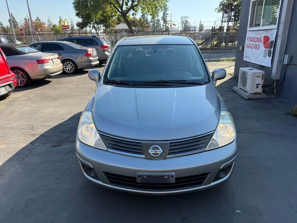 2009 Nissan Versa - Image 4 of 11