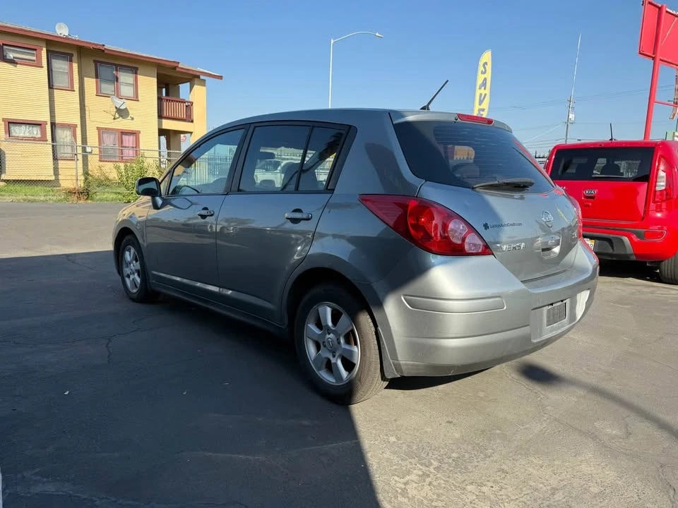 2009 Nissan Versa - Image 3 of 11