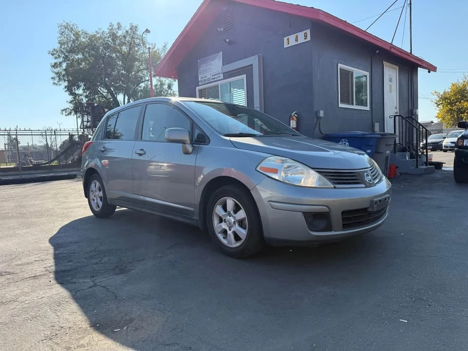 2009 Nissan Versa - Image 5 of 11