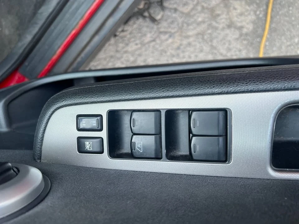 2009 Nissan Versa - Image 15 of 18