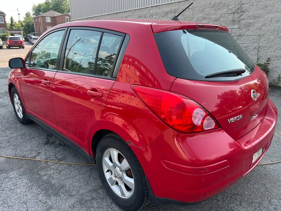 2009 Nissan Versa - Image 11 of 17