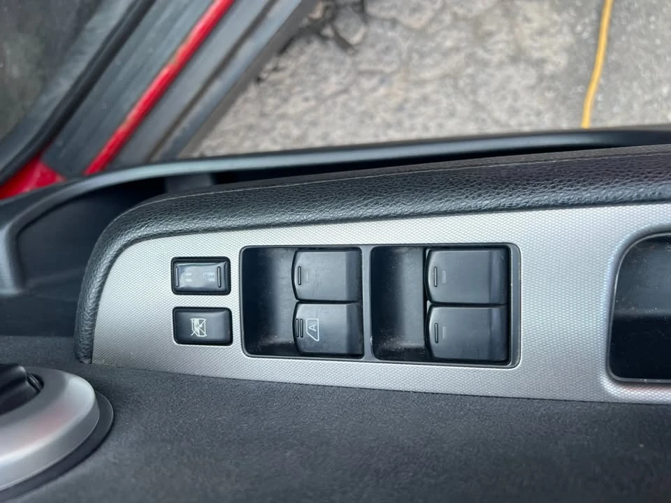 2009 Nissan Versa - Image 14 of 17