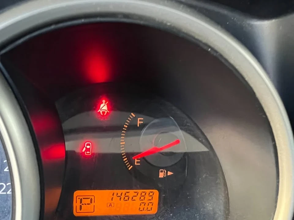 2009 Nissan Versa - Image 14 of 17