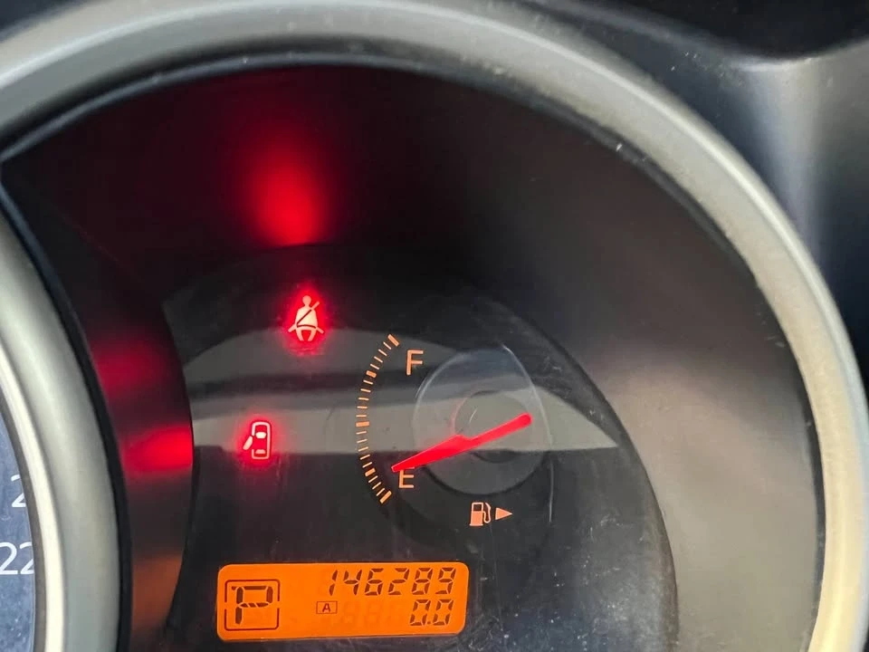 2009 Nissan Versa - Image 13 of 16