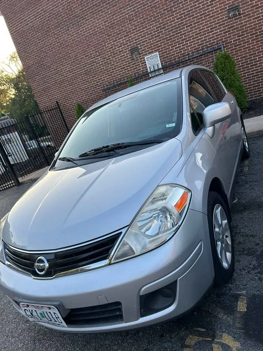 2009 Nissan Versa - Image 2 of 4