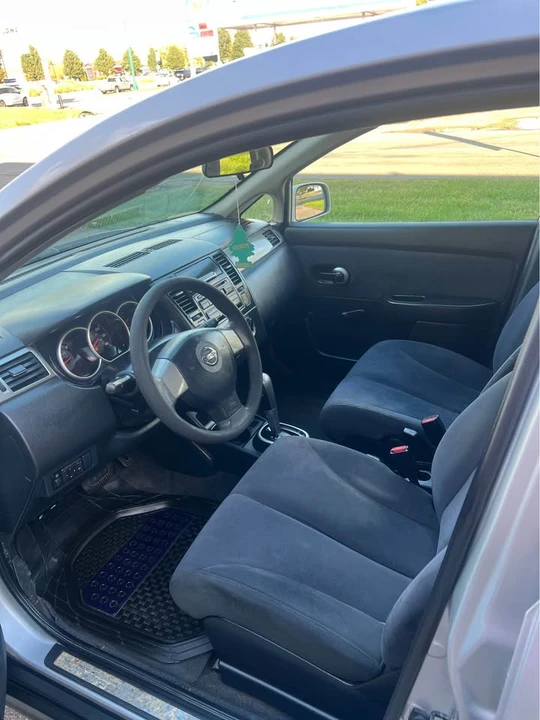 2009 Nissan Versa - Image 9 of 16