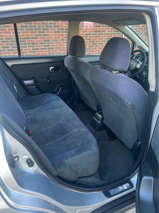 2009 Nissan Versa - Image 8 of 16