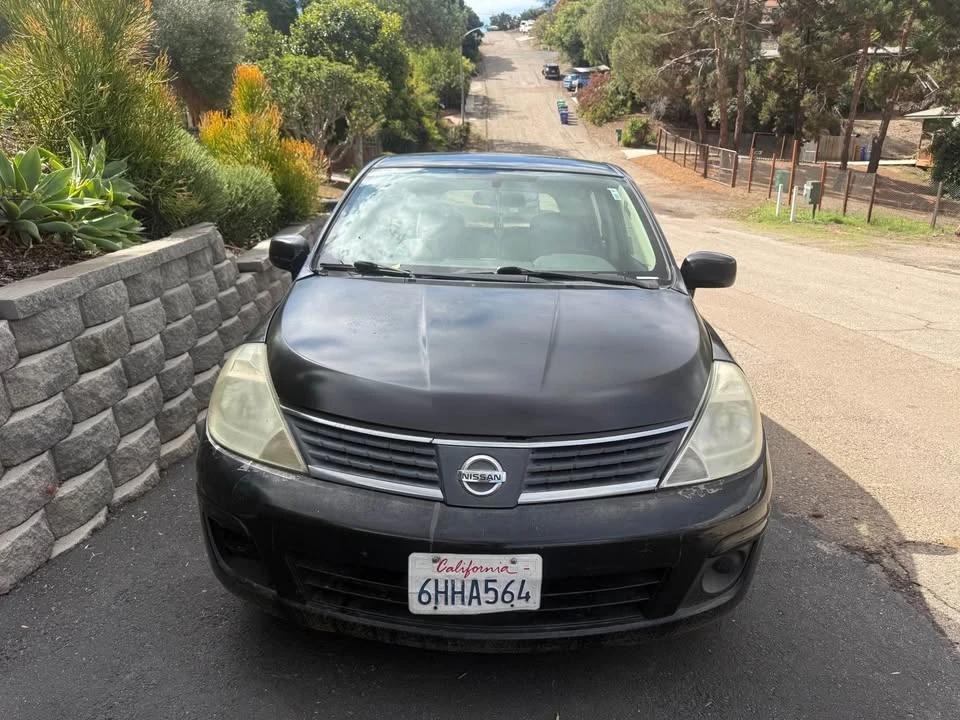 2009 Nissan Versa - Image 4 of 9