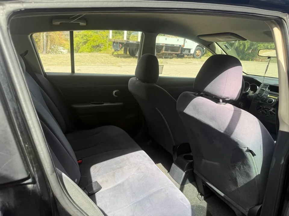 2009 Nissan Versa - Image 8 of 9