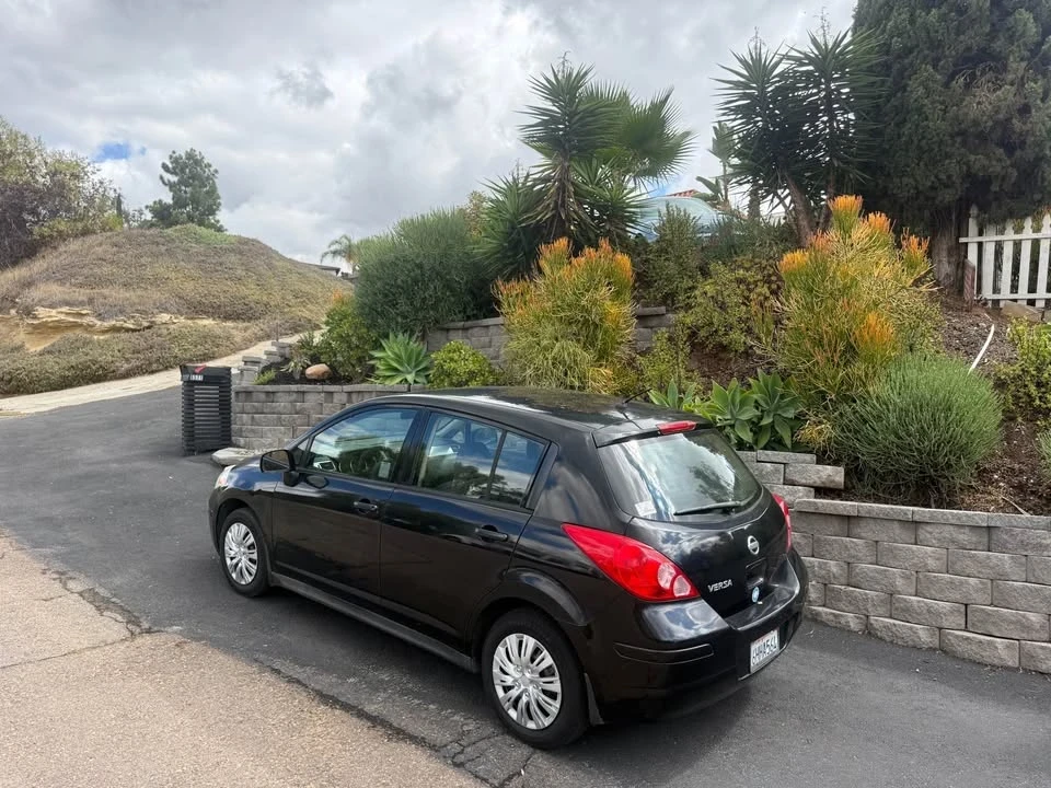 2009 Nissan Versa - Image 3 of 9