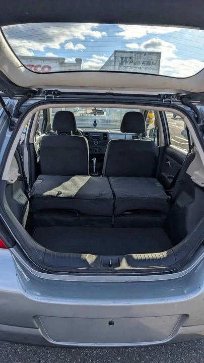 2009 Nissan Versa - Image 6 of 10