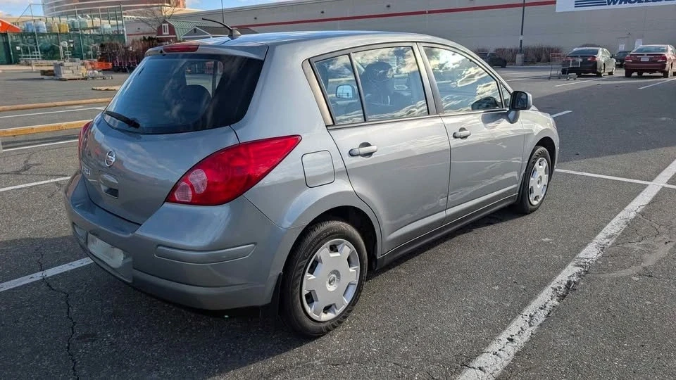 2009 Nissan Versa - Image 7 of 10