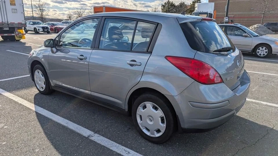 2009 Nissan Versa - Image 8 of 10
