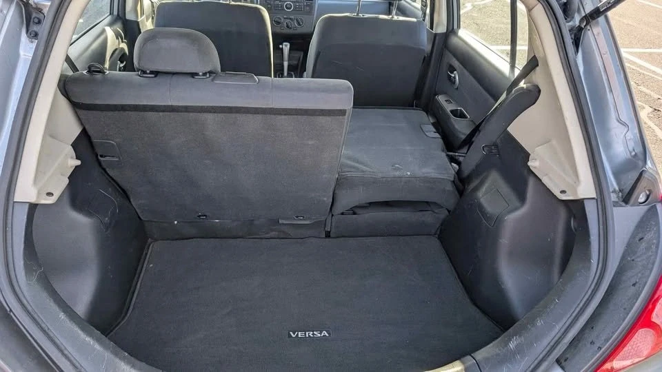 2009 Nissan Versa - Image 3 of 10