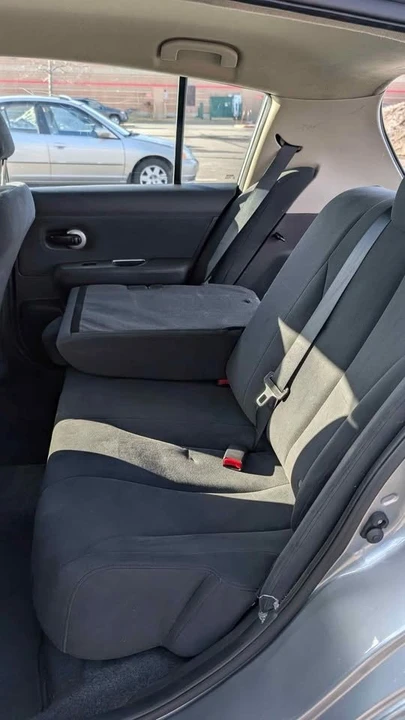 2009 Nissan Versa - Image 2 of 10