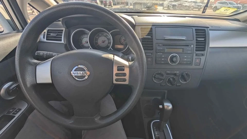2009 Nissan Versa - Image 4 of 10