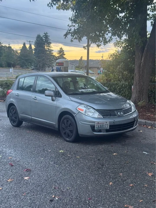2009 Nissan Versa - Image 2 of 3