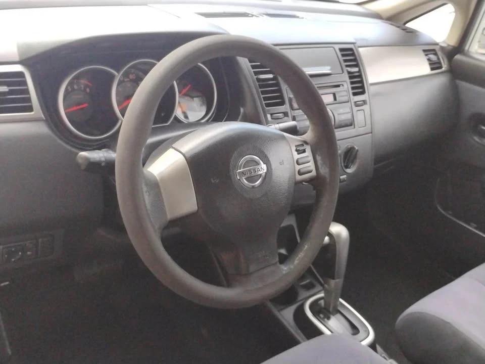 2009 Nissan Versa - Image 12 of 13