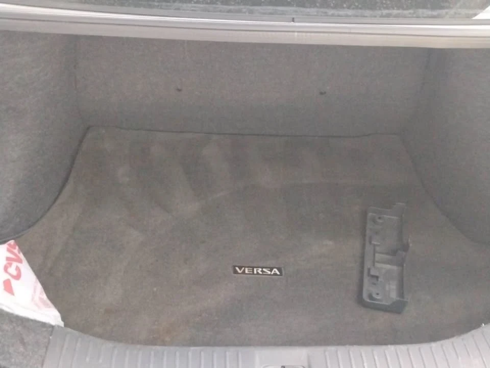 2009 Nissan Versa - Image 8 of 13