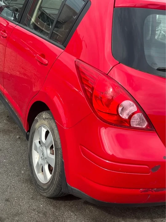 2009 Nissan Versa - Image 2 of 3