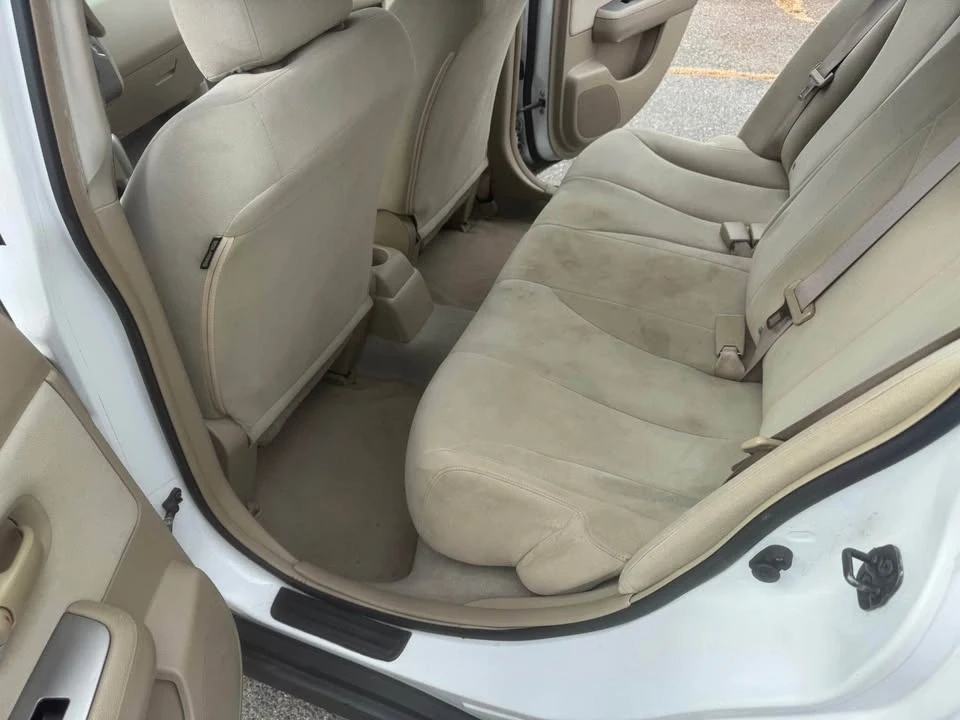 2009 Nissan Versa - Image 9 of 13