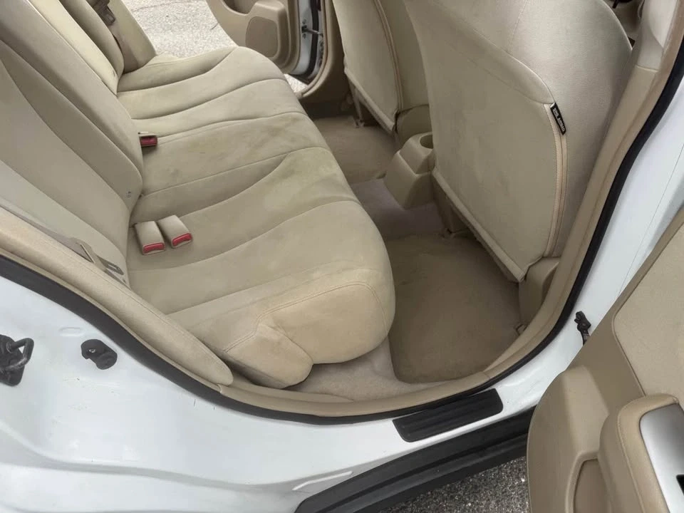 2009 Nissan Versa - Image 10 of 13