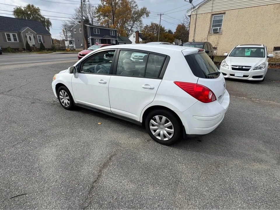 2009 Nissan Versa - Image 4 of 13