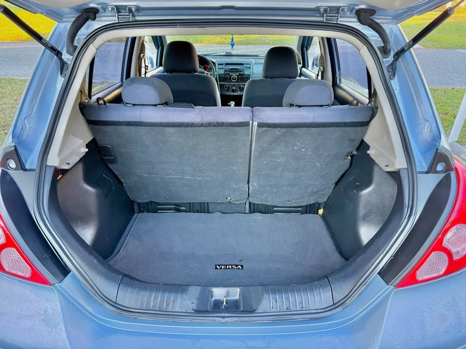 2009 Nissan Versa - Image 14 of 17