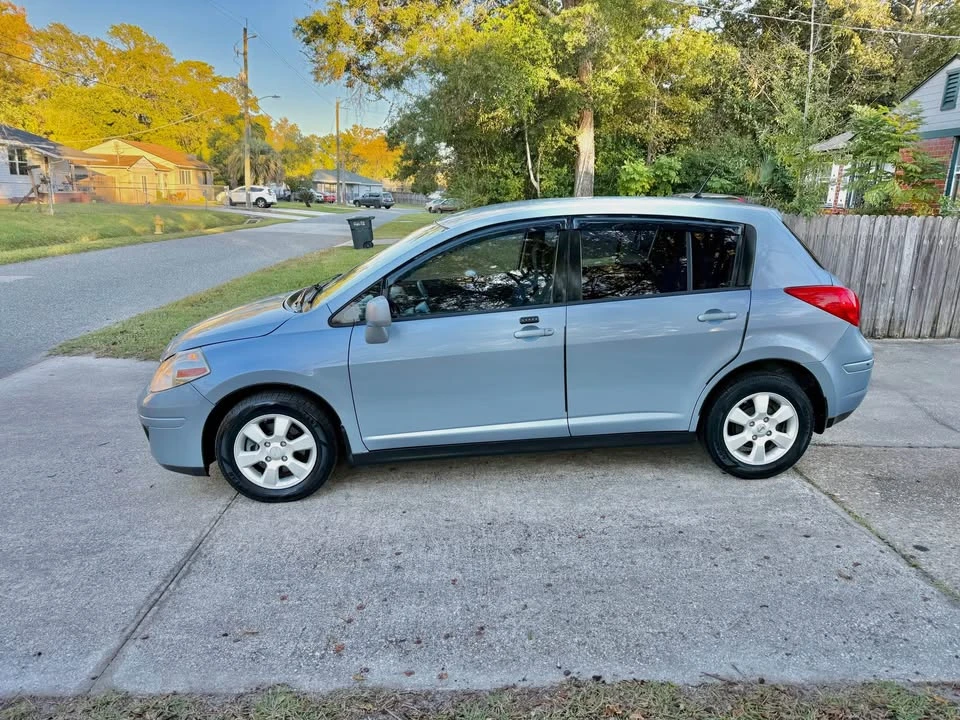 2009 Nissan Versa - Image 3 of 17