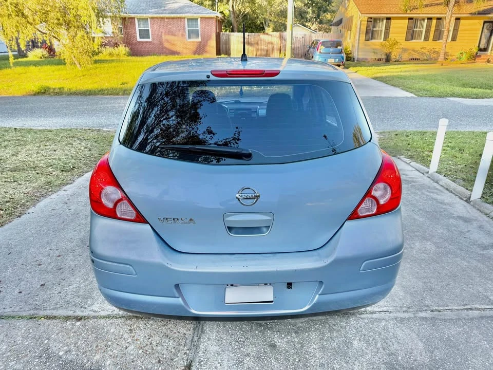 2009 Nissan Versa - Image 6 of 17