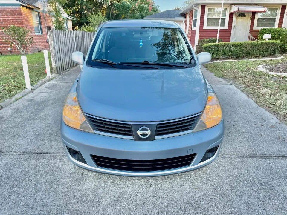 2009 Nissan Versa - Image 5 of 17