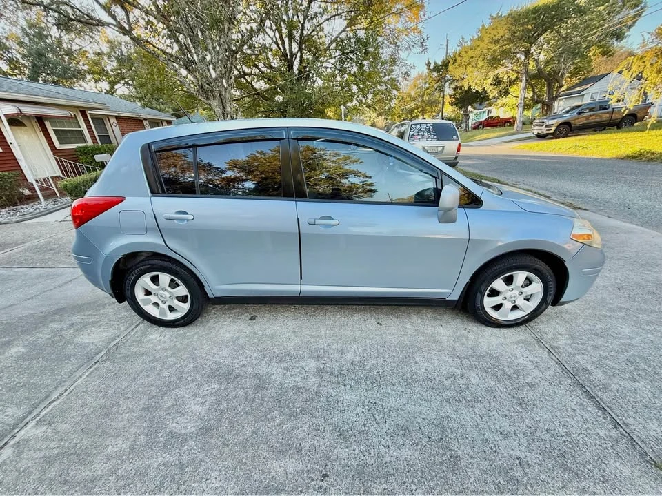 2009 Nissan Versa - Image 4 of 17