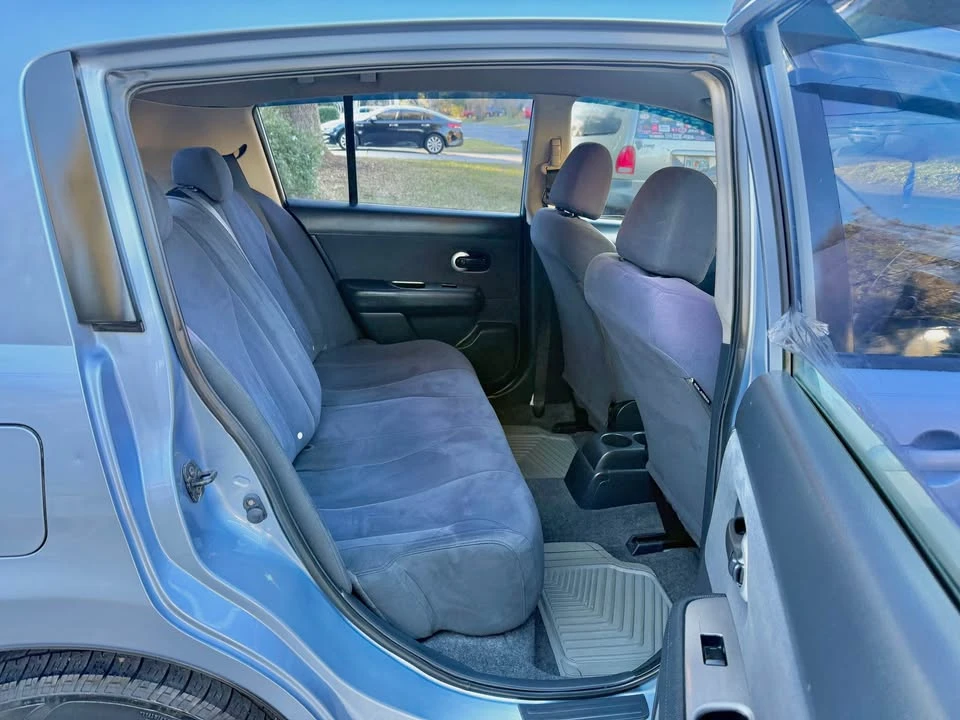 2009 Nissan Versa - Image 12 of 17