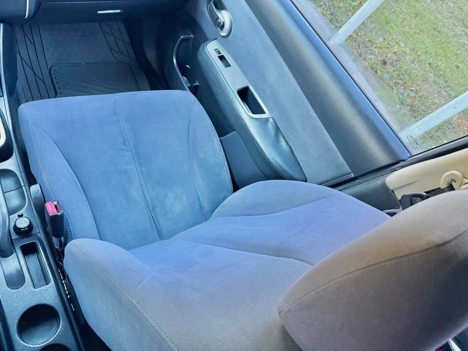 2009 Nissan Versa - Image 11 of 17