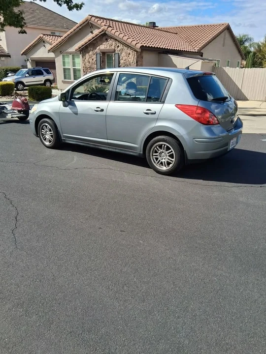 2009 Nissan Versa - Image 4 of 9