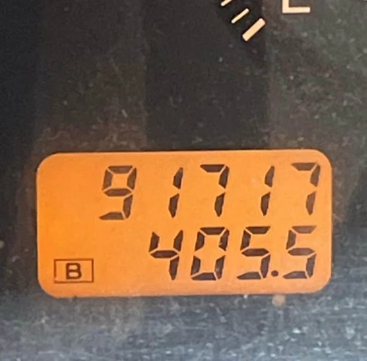 2009 Nissan Versa - Image 10 of 12