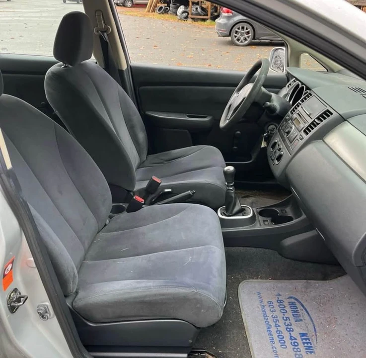 2009 Nissan Versa - Image 6 of 12