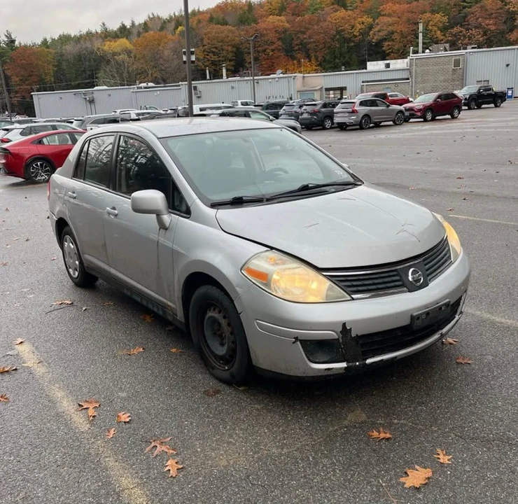 2009 Nissan Versa - Image 3 of 12