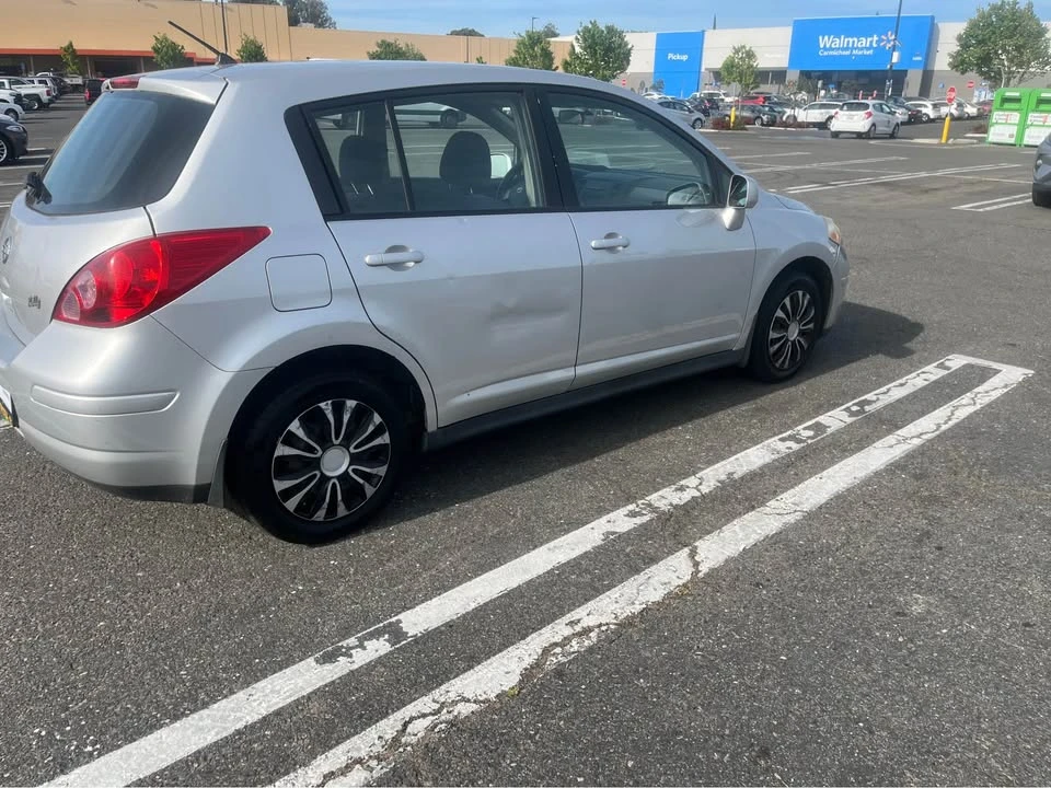 2009 Nissan Versa - Image 3 of 7