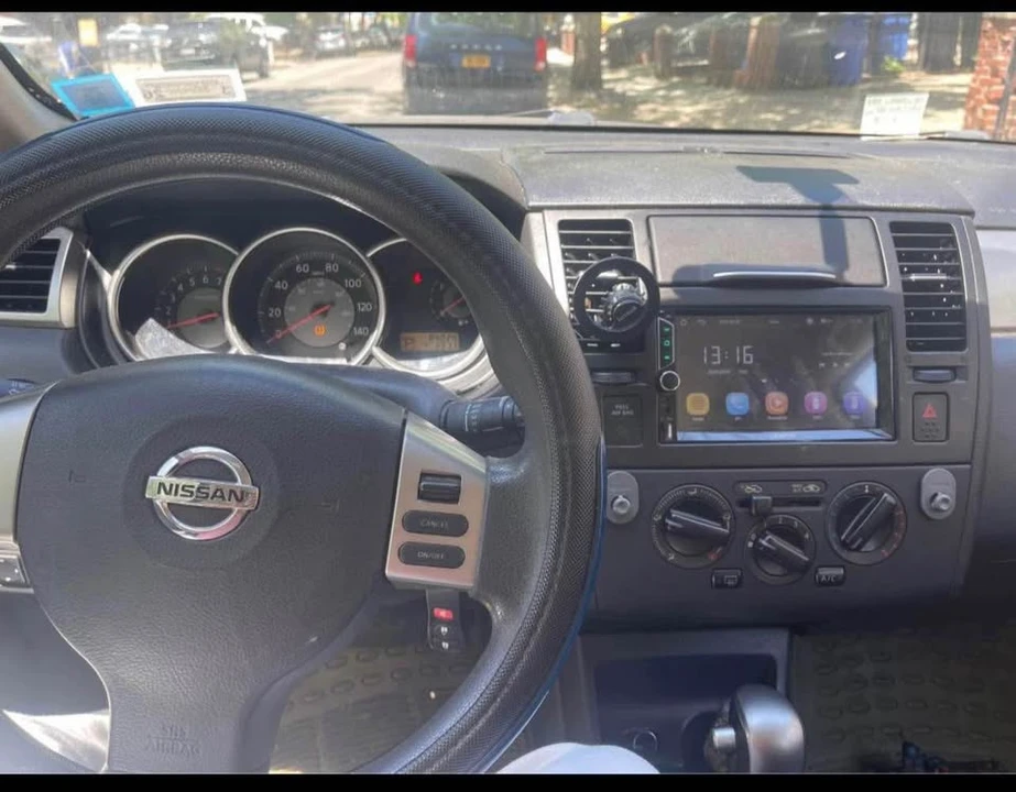 2009 Nissan Versa - Image 6 of 7