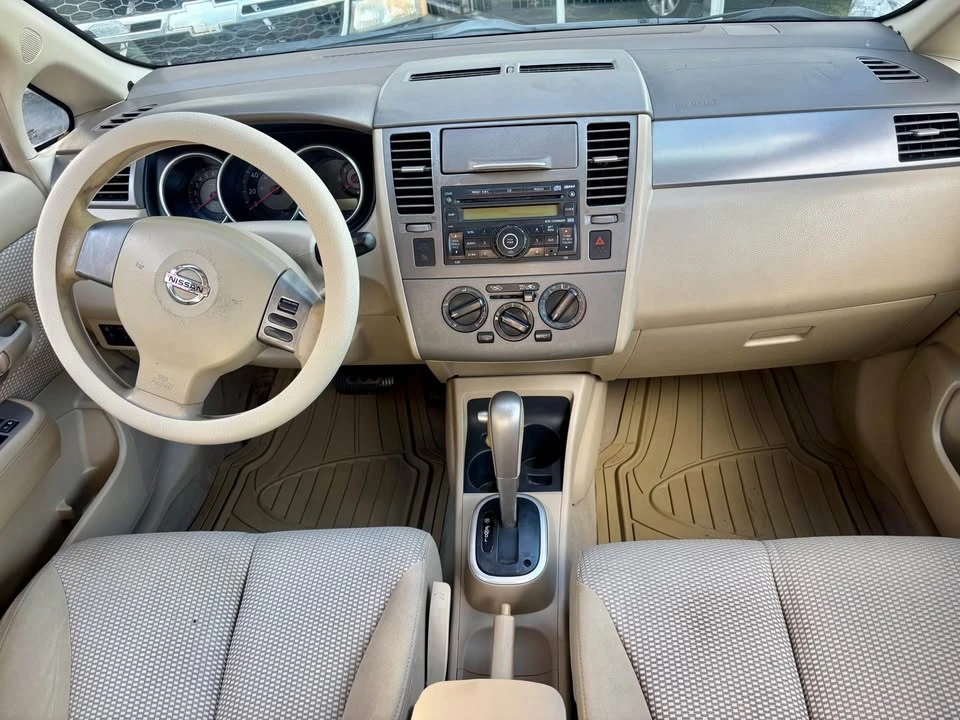 2009 Nissan Versa - Image 11 of 12