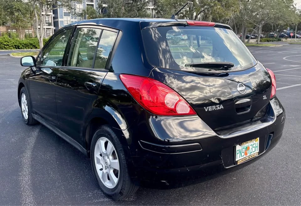 2009 Nissan Versa - Image 4 of 12