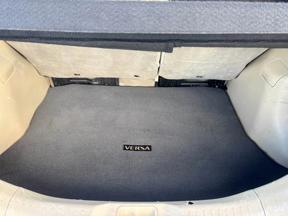 2009 Nissan Versa - Image 8 of 12