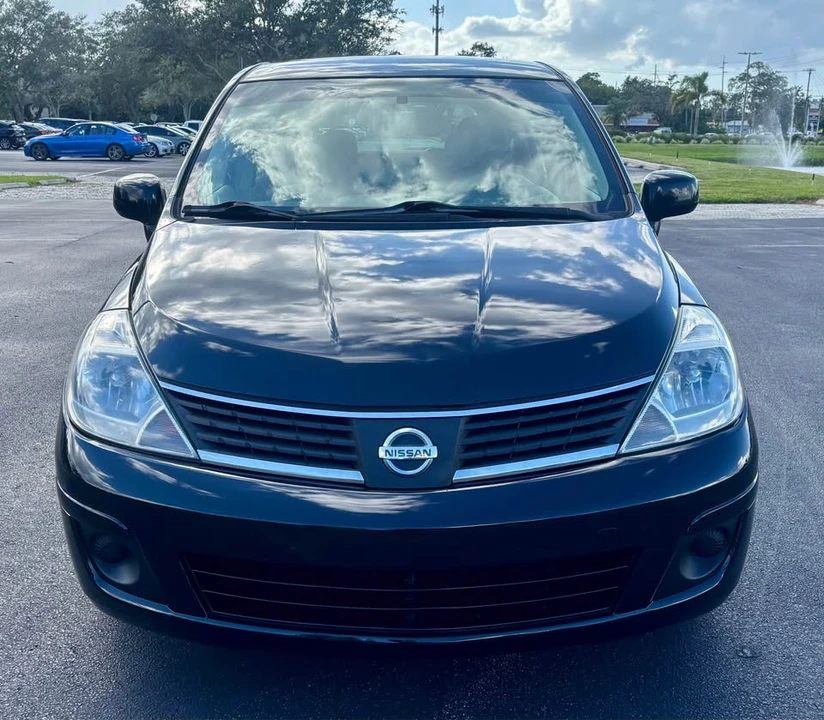 2009 Nissan Versa - Image 2 of 12