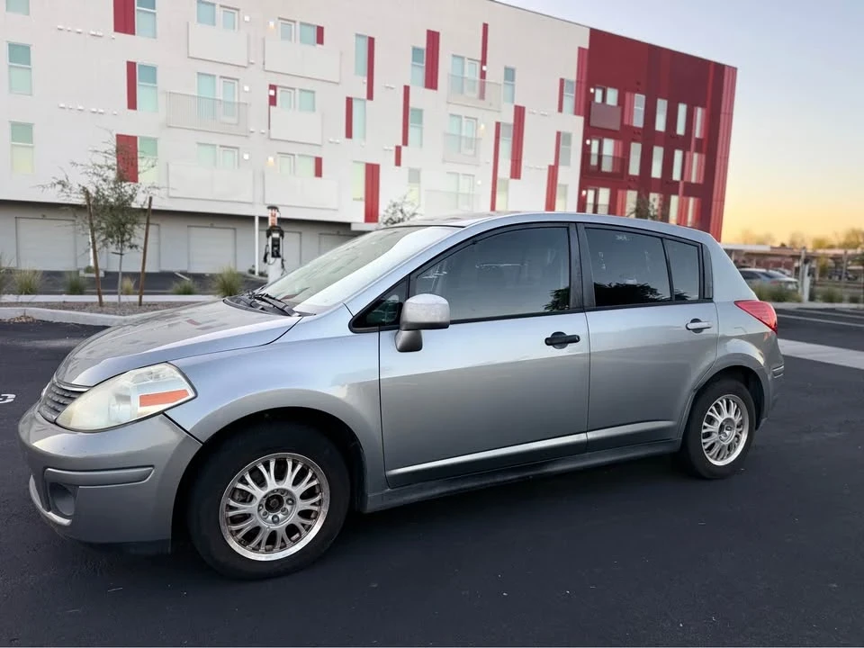 2009 Nissan Versa - Image 3 of 5