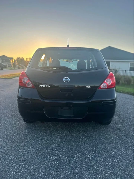 2009 Nissan Versa - Image 4 of 8